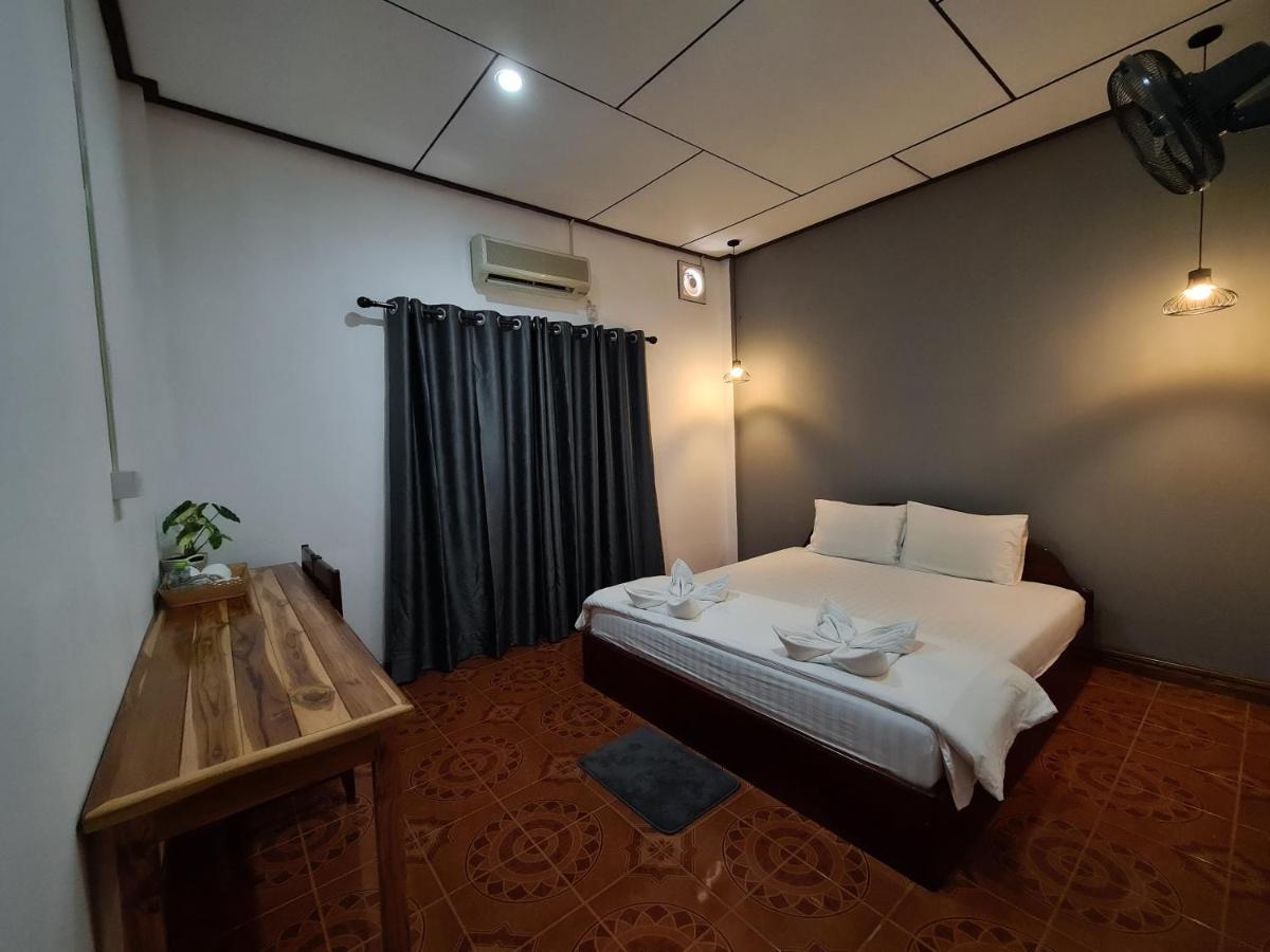Saphaothong Guesthouse Vang Vieng Bagian luar foto