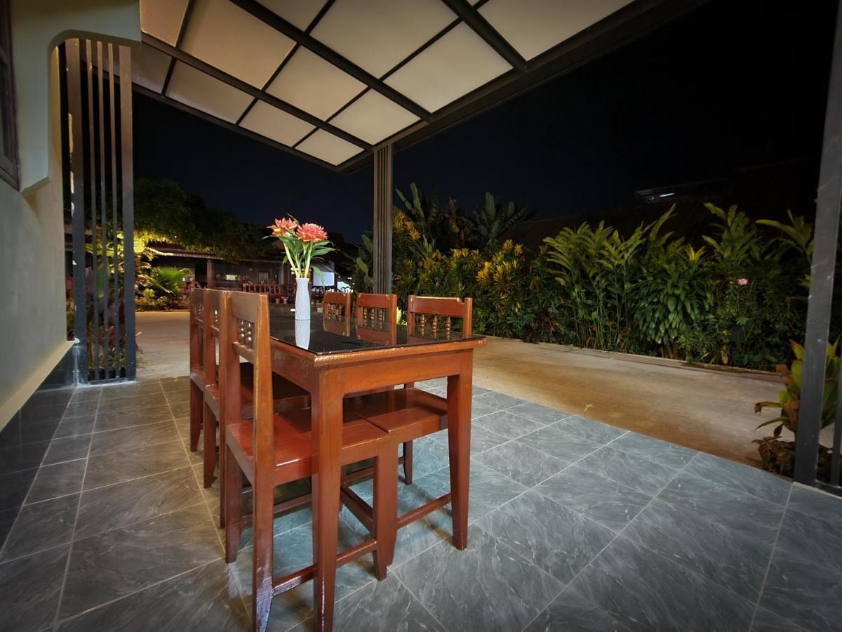 Saphaothong Guesthouse Vang Vieng Bagian luar foto