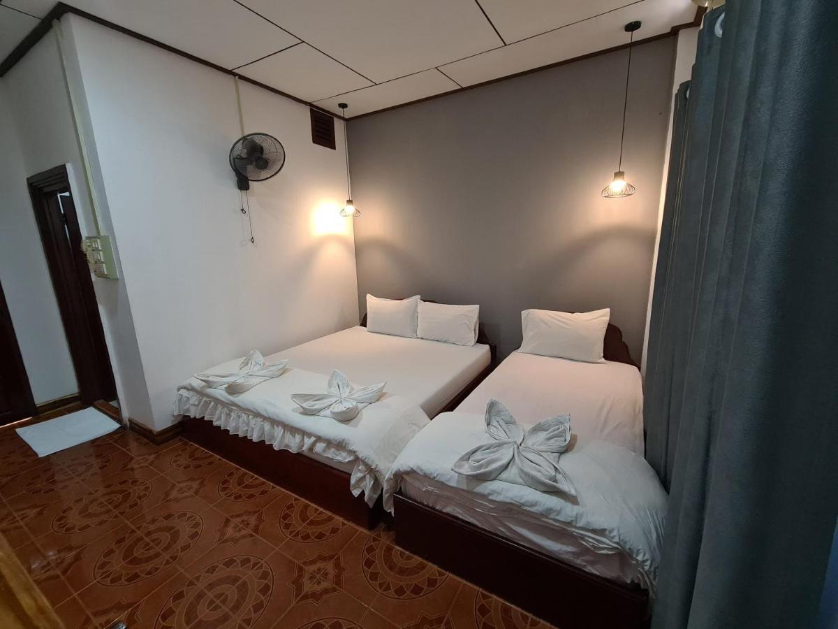 Saphaothong Guesthouse Vang Vieng Bagian luar foto