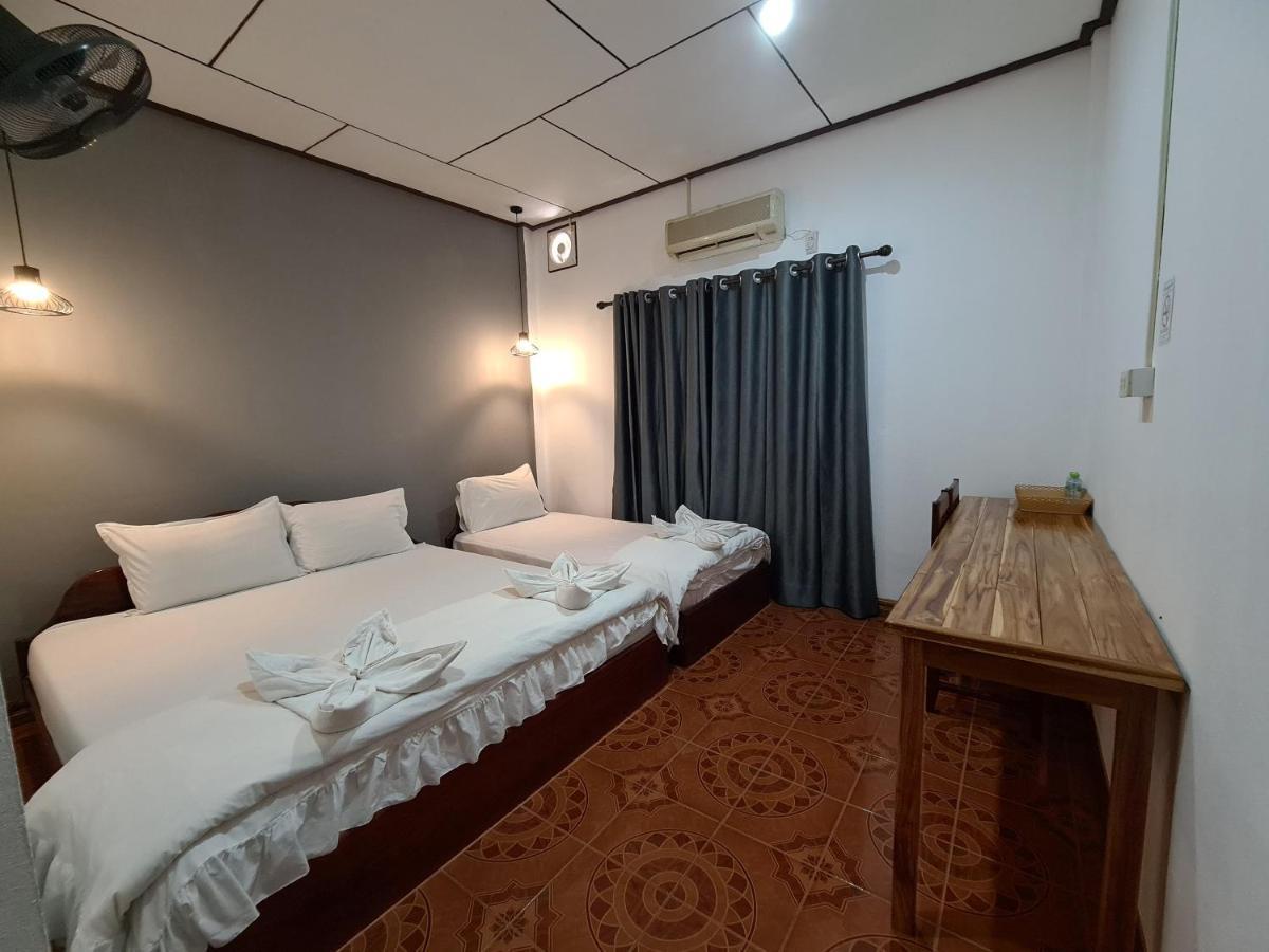 Saphaothong Guesthouse Vang Vieng Bagian luar foto