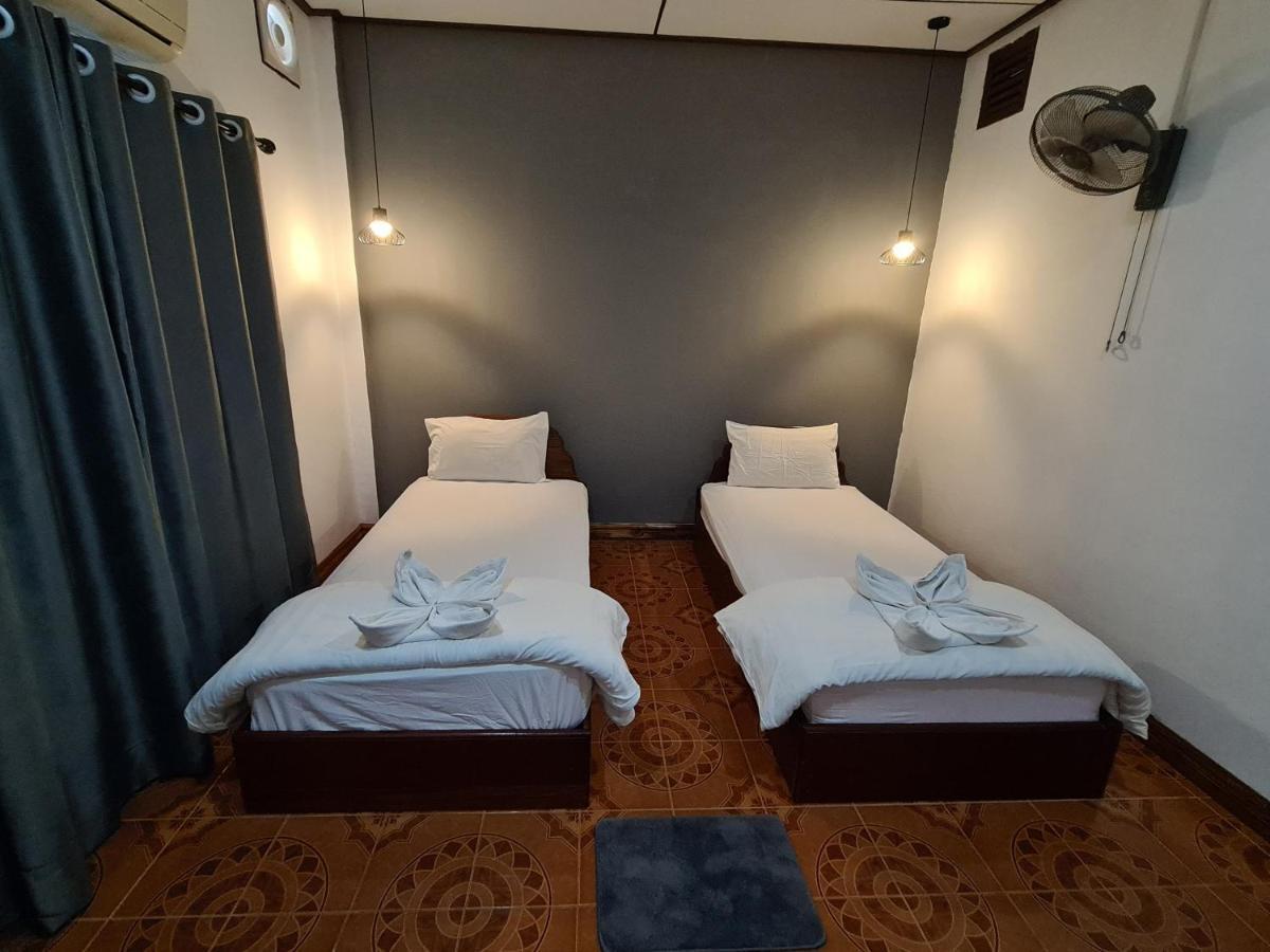 Saphaothong Guesthouse Vang Vieng Bagian luar foto
