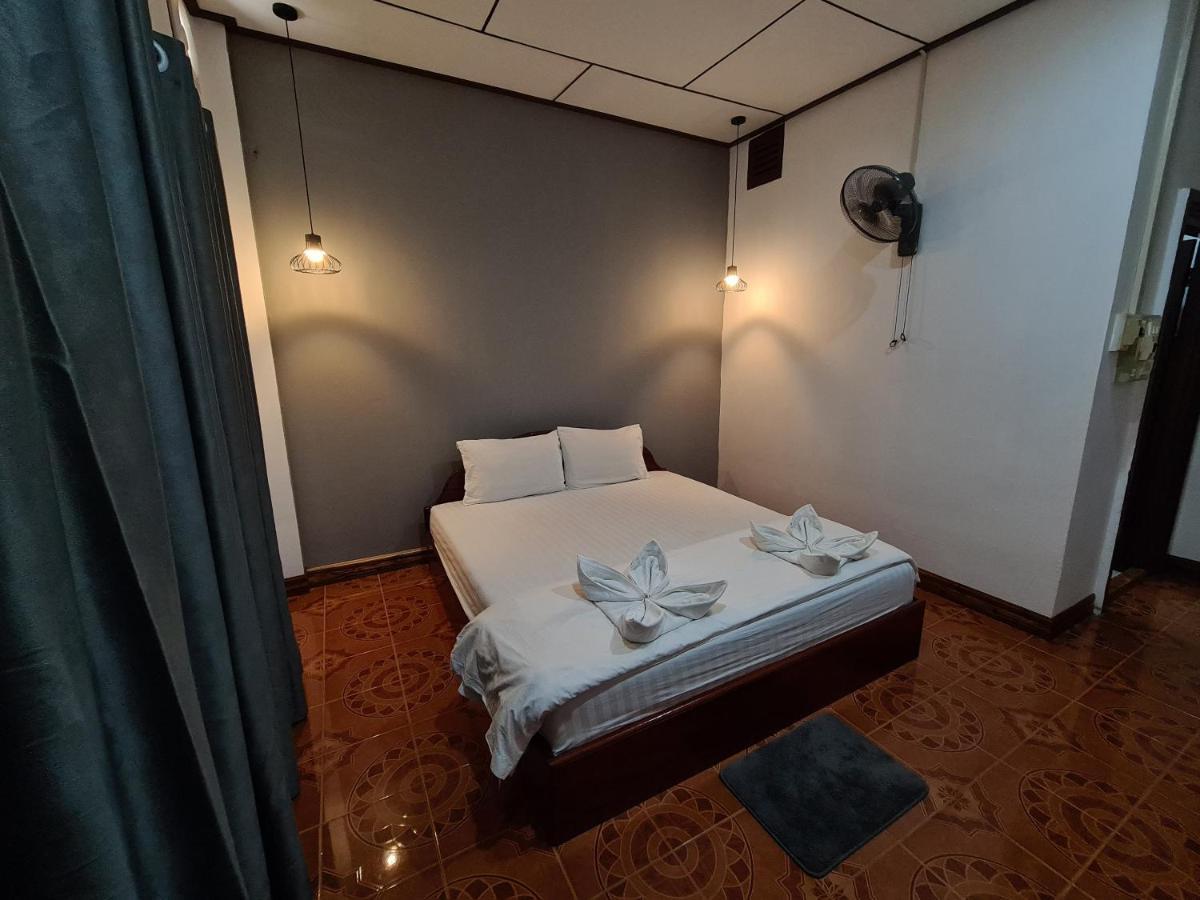 Saphaothong Guesthouse Vang Vieng Bagian luar foto