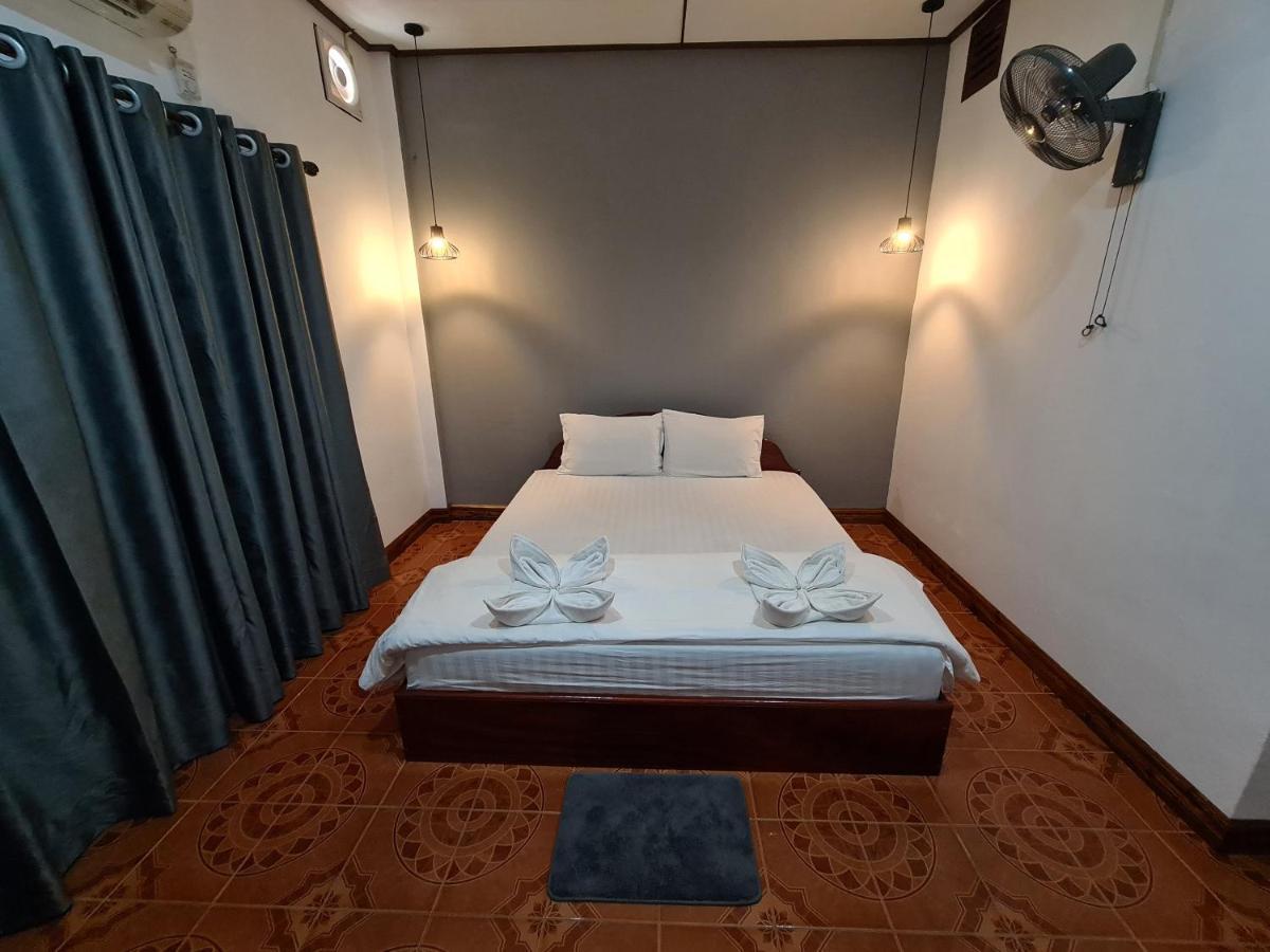 Saphaothong Guesthouse Vang Vieng Bagian luar foto
