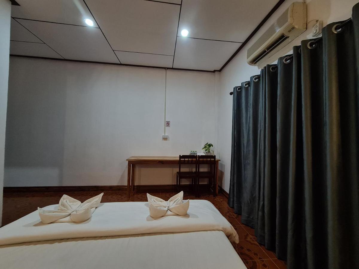 Saphaothong Guesthouse Vang Vieng Bagian luar foto