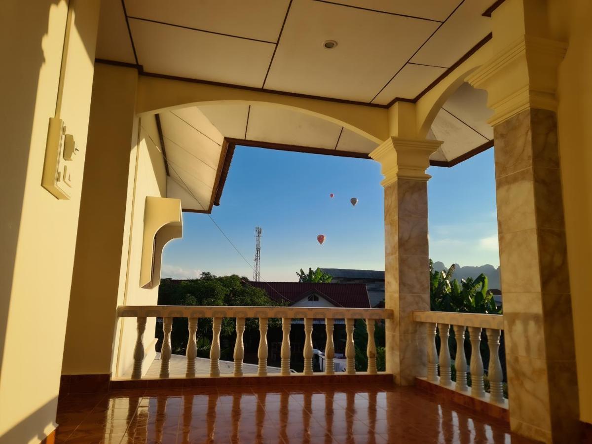 Saphaothong Guesthouse Vang Vieng Bagian luar foto