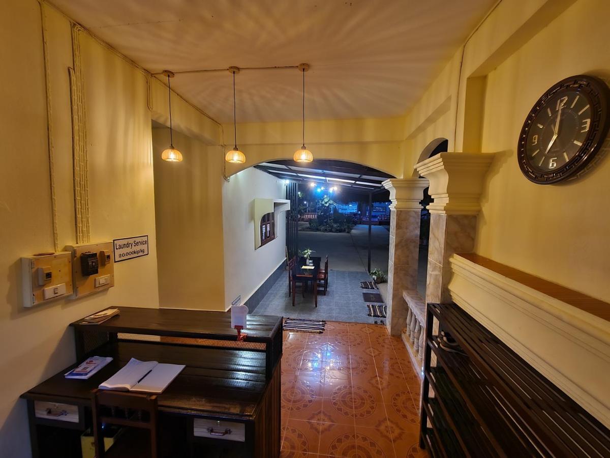 Saphaothong Guesthouse Vang Vieng Bagian luar foto