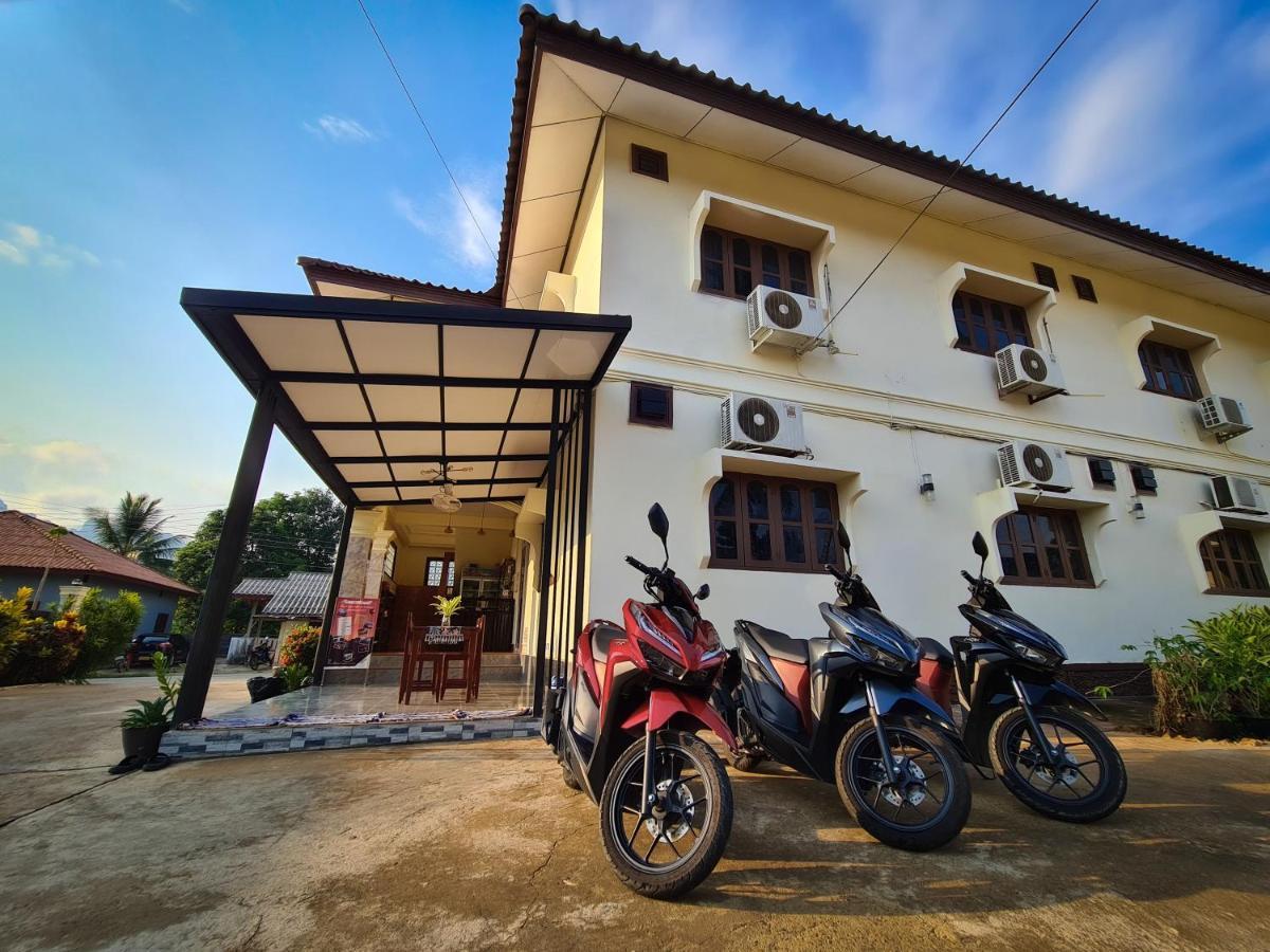 Saphaothong Guesthouse Vang Vieng Bagian luar foto