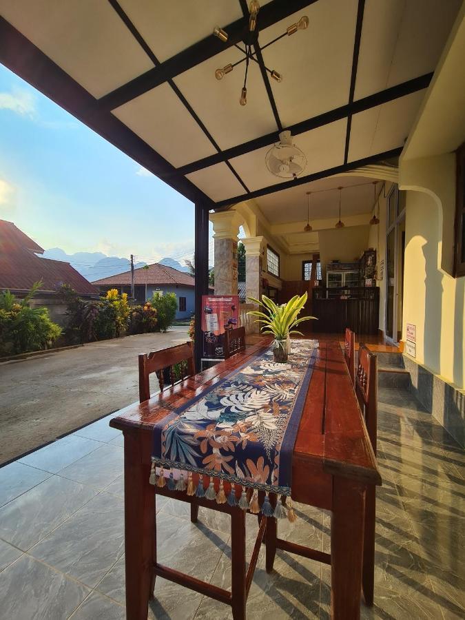 Saphaothong Guesthouse Vang Vieng Bagian luar foto