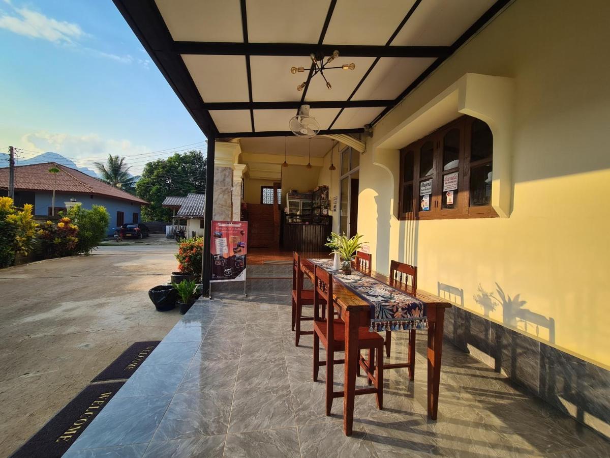 Saphaothong Guesthouse Vang Vieng Bagian luar foto
