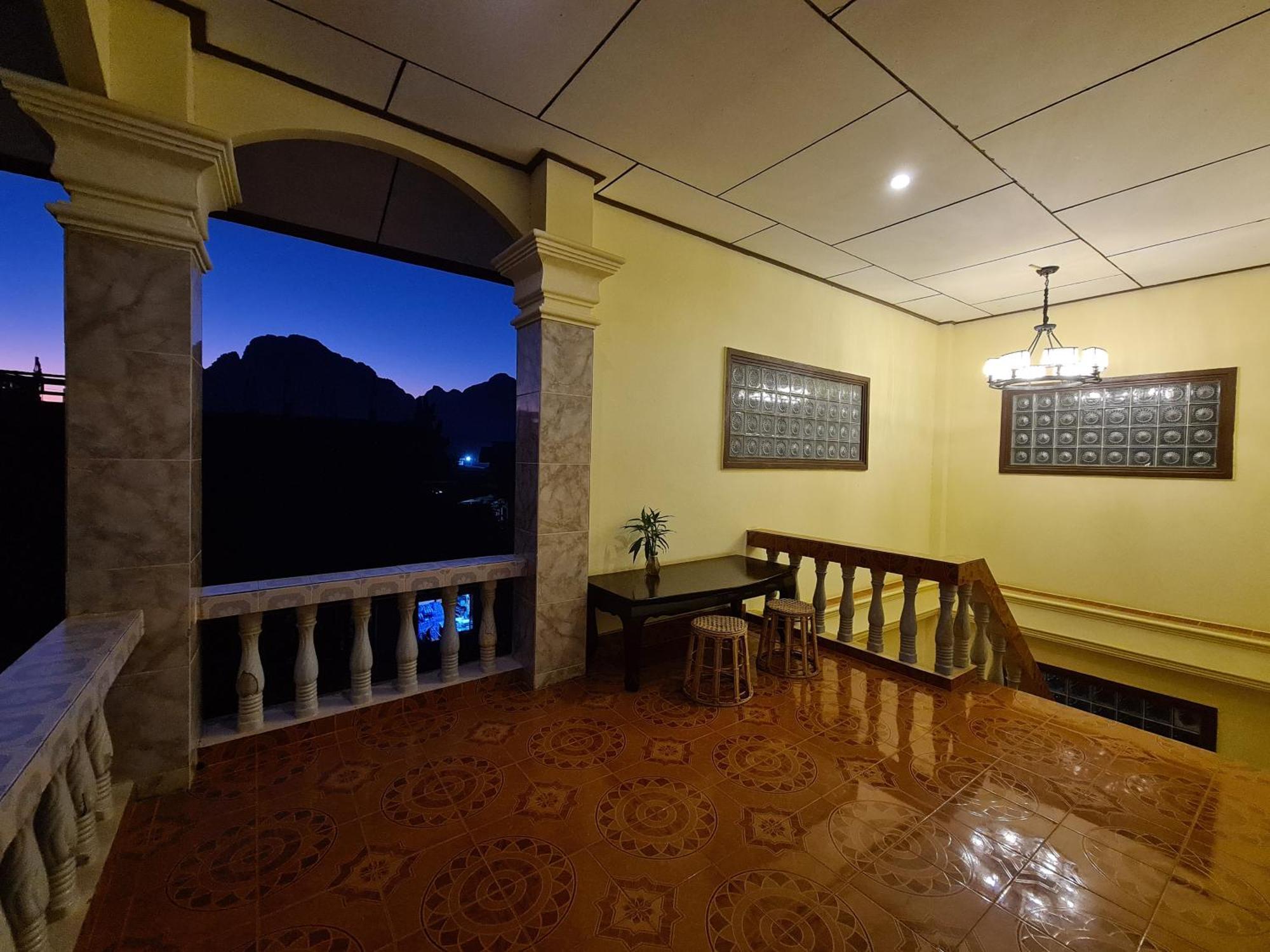 Saphaothong Guesthouse Vang Vieng Bagian luar foto