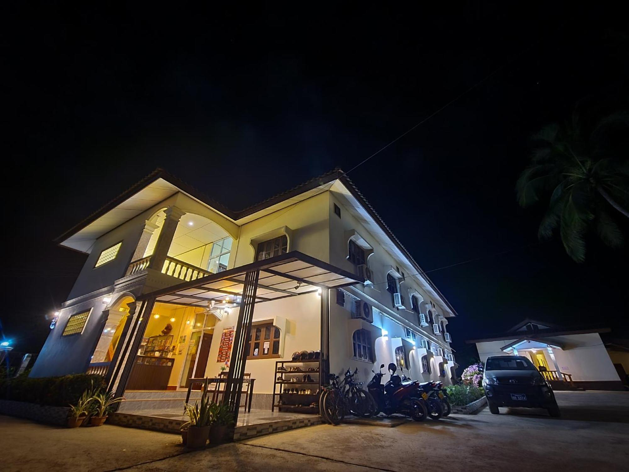Saphaothong Guesthouse Vang Vieng Bagian luar foto
